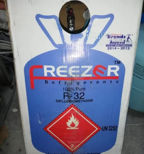 Freezer R 32 Gas 555x592
